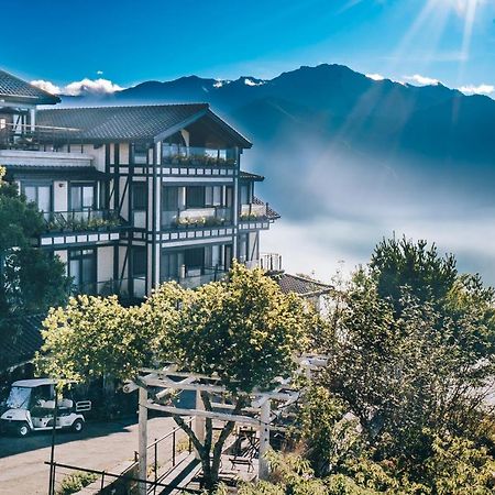 Impression Nordic Manor Club Apartman Zsenaj Kültér fotó